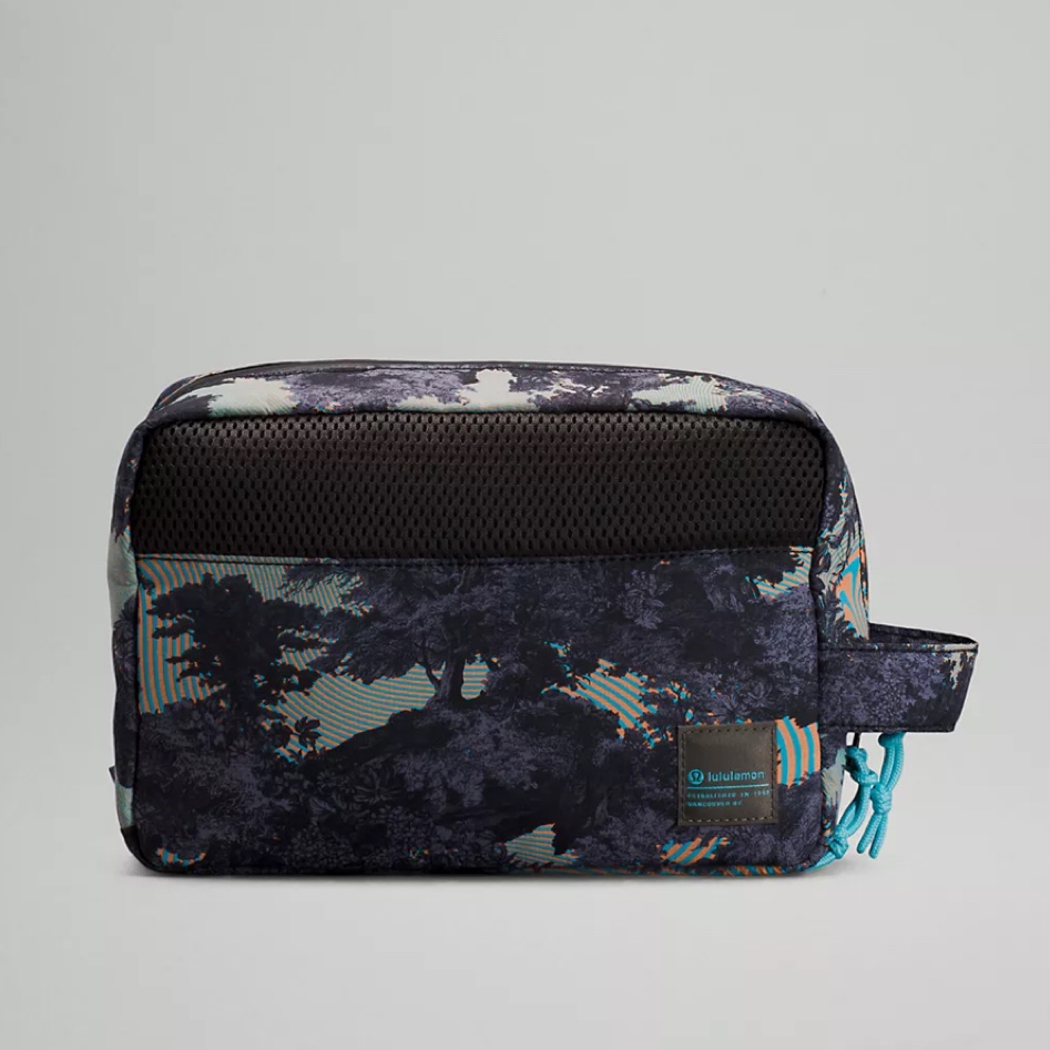 lululemon patch logo travel kith